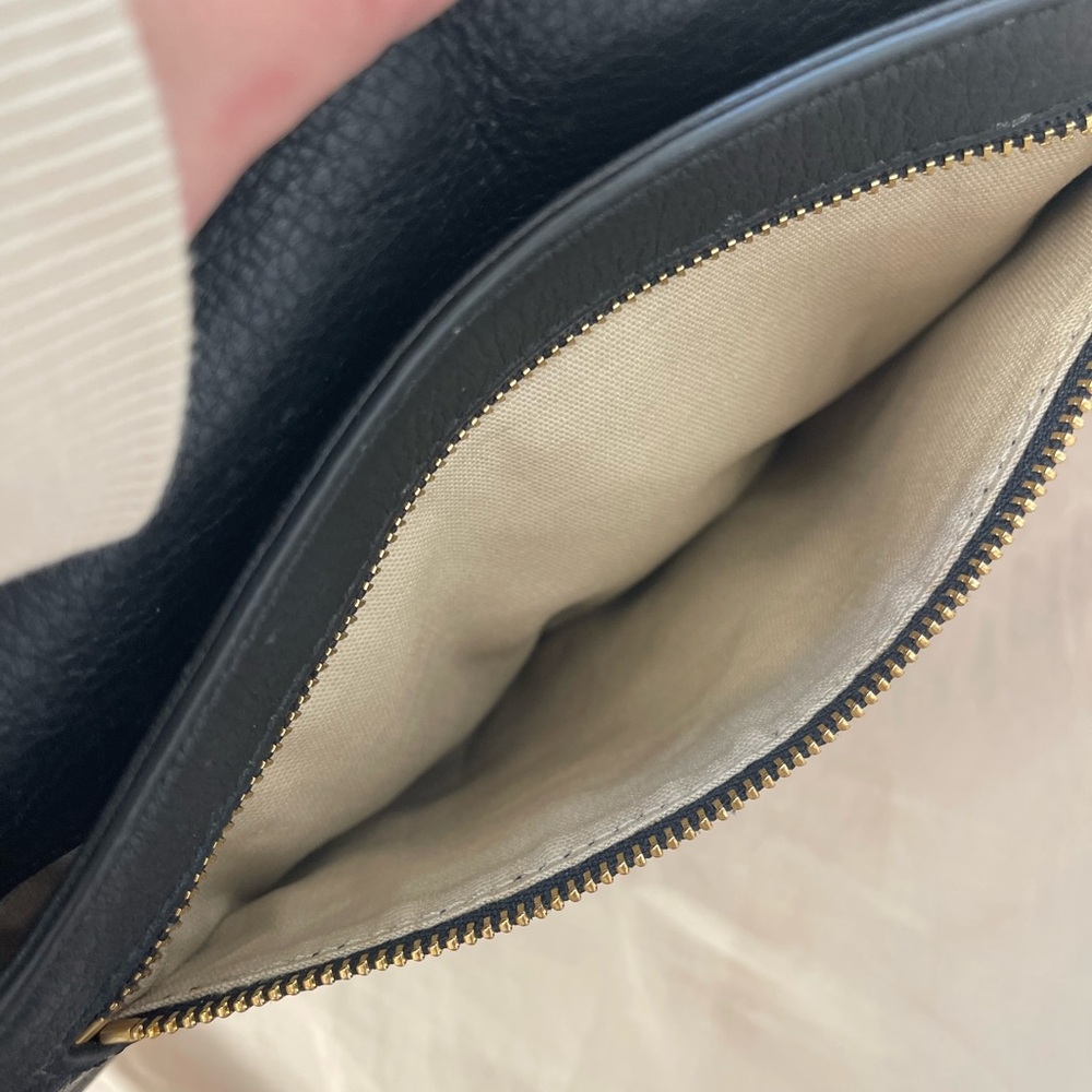 Tory Burch black Reva leather clutch in great preowned condition - Picture 6 of 8
